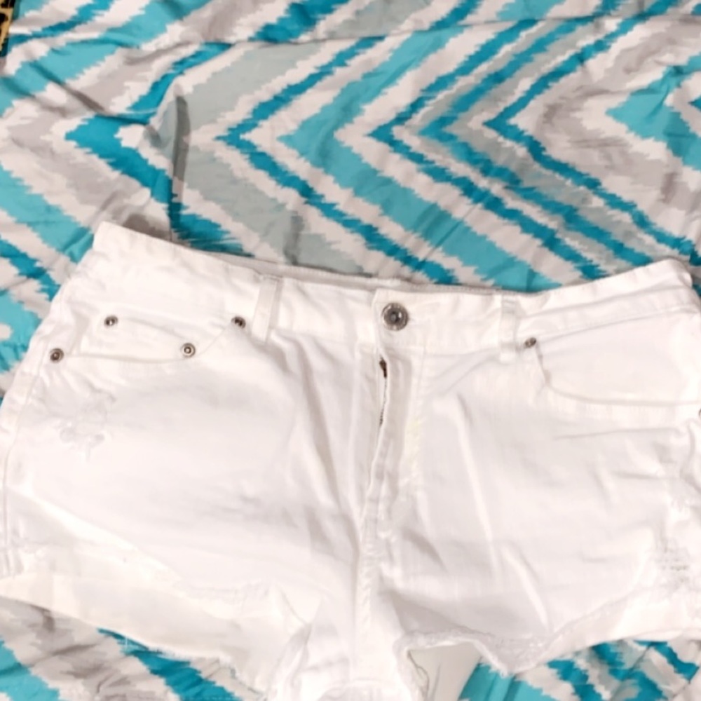 white jean shorts!!